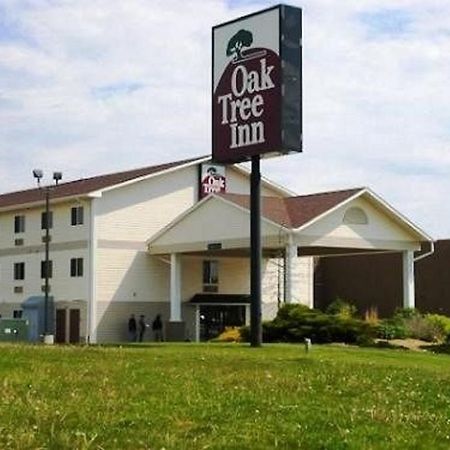 Travelodge By Wyndham Clinton Valley West Court Екстериор снимка