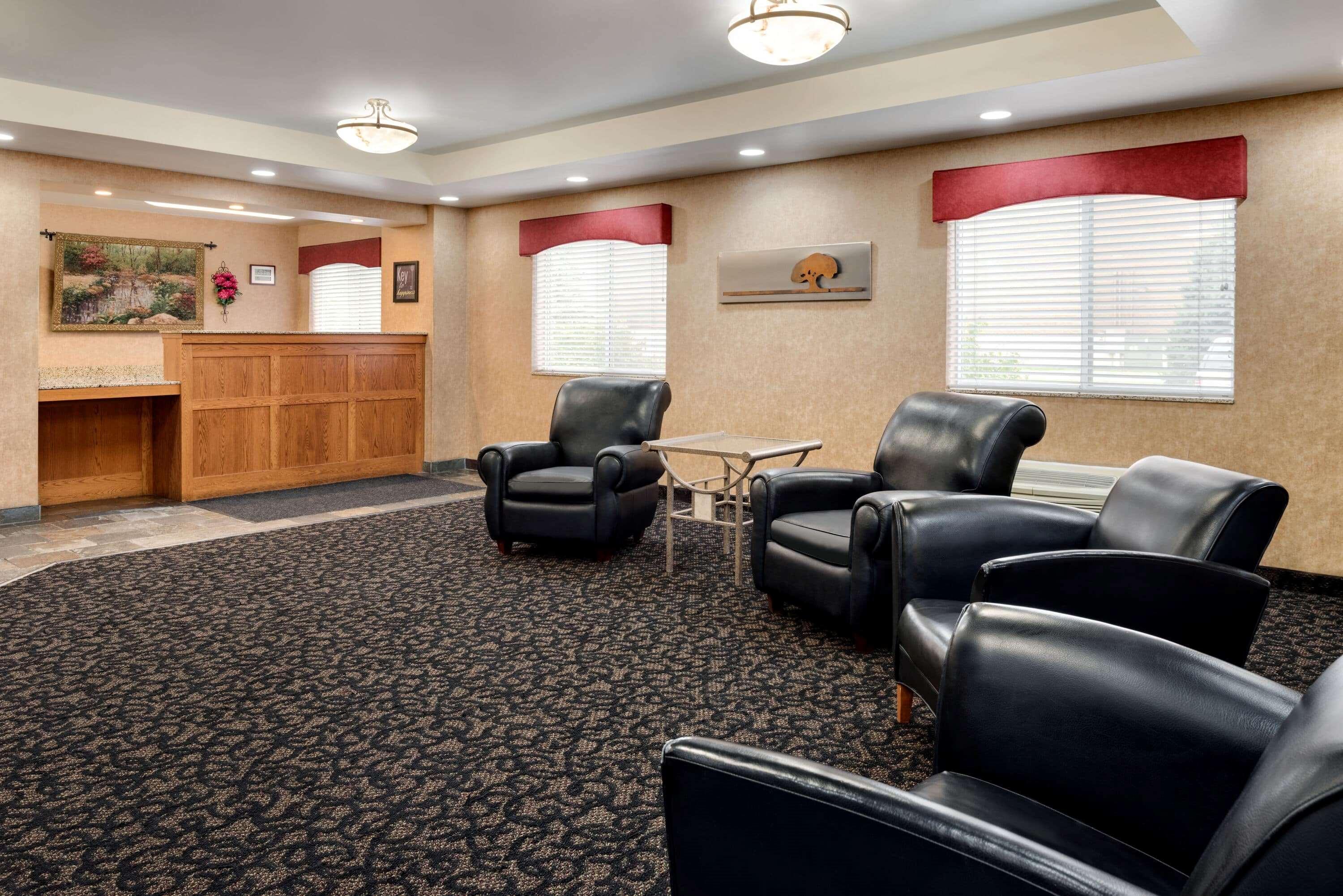 Travelodge By Wyndham Clinton Valley West Court Екстериор снимка